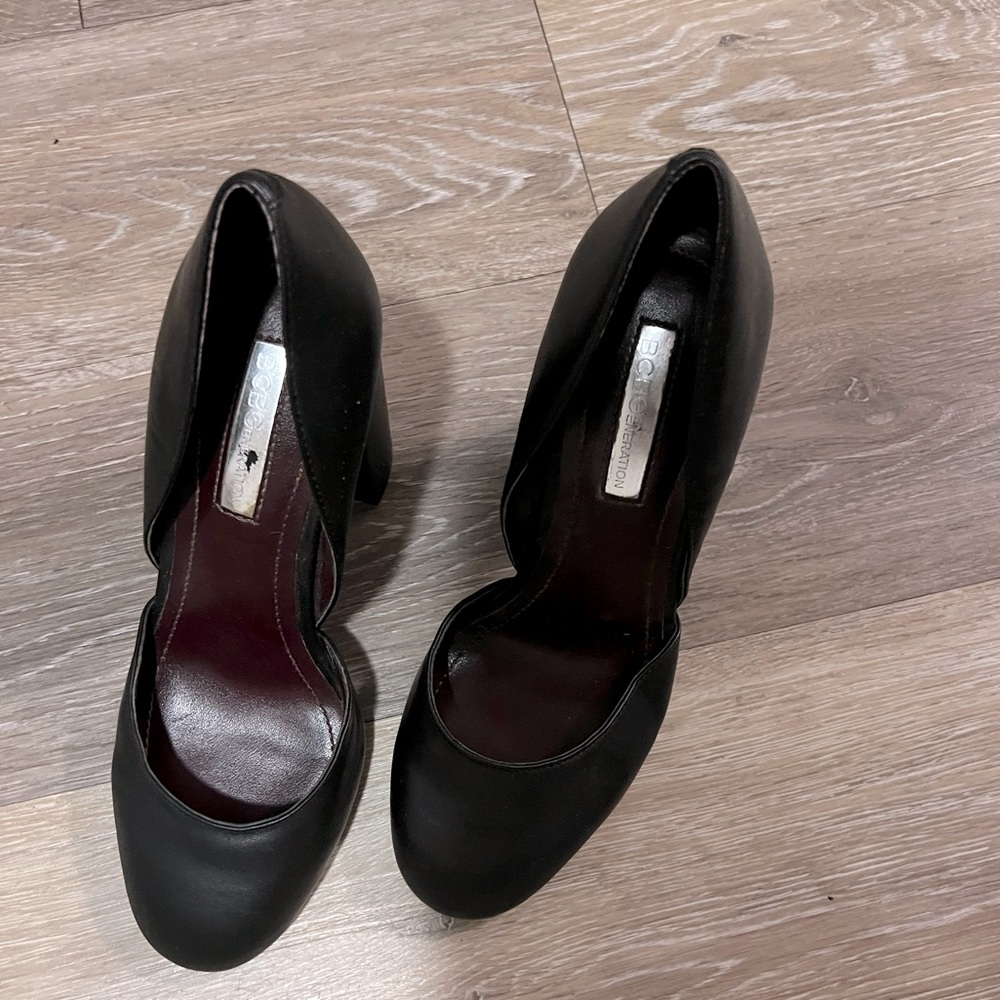 Black leather punps/heels, BCBG, size 4.5, excellent condition